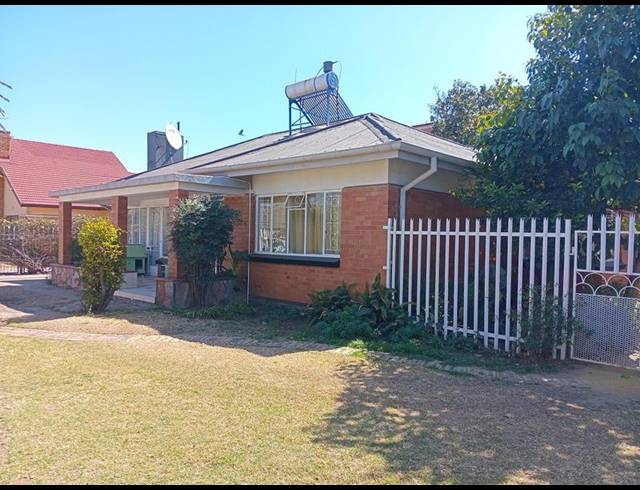 3 BEDROOM HOUSE FOR SALE IN VANDERBIJLPARK CE 2..